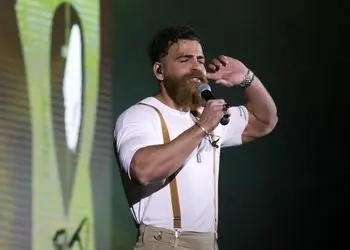 فیلم/گلایه‌های معین زندی در حین اجرای کنسرتش و پس از معرفی مهران غفوریان؛ به امام حسین من...!