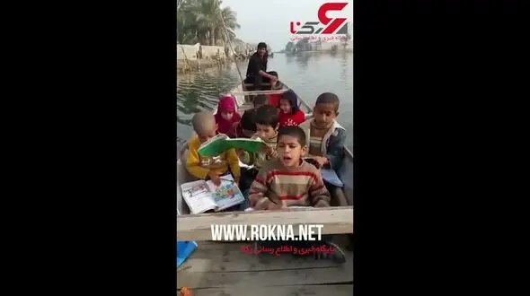 فیلمی جالب از قایقی که کلاس درس کودکان سیل زده است+ عکس