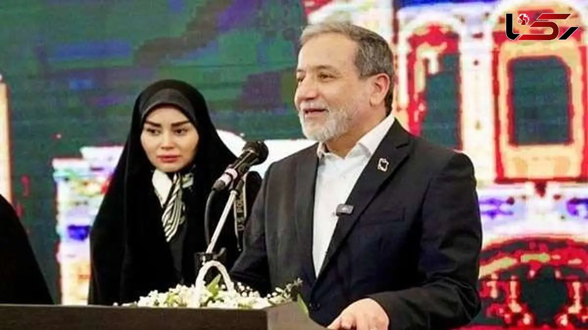 عکس/ همسر عباس عراقچی در بازارچه خیریه / چهره خندان و جوان آرزو احمدوند در رویداد دیپلماتیک وزارت امور خارجه، جلب توجه کرد!