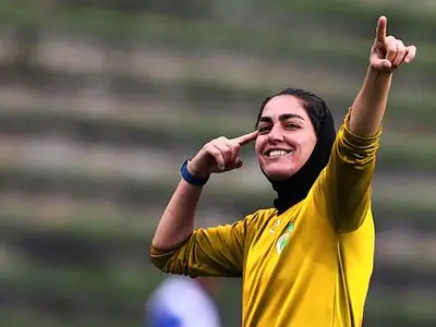 پشیمانی زهرا قنبری از پناهندگی در استرالیا / کاپیتان و خانم گل فوتبال ایران هم «وطن» را انتخاب کرد