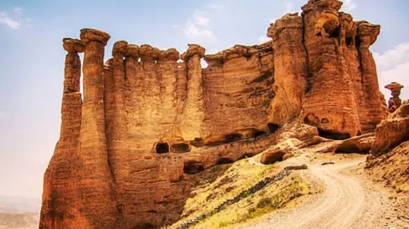 دودکش جن پدیده‌ای مرموز در زنجان + عکس