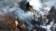 آتش سوزی در خیابان حاجی آباد/خانه ویلایی در محاصره شعله های آتش+فیلم و عکس