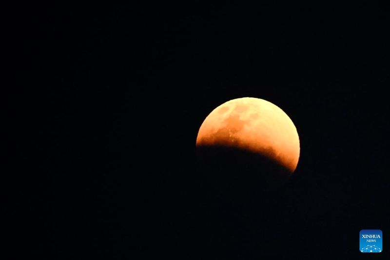 Lunar eclipse10