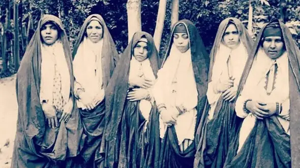 سفر زمان / ژست جالب زن جوان قاجاری در لباس مردانه