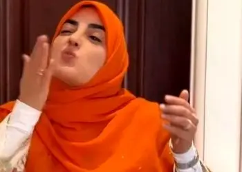 ستاره سادات قطبی رسما به مرحله خودزنی رسید/ نکن خواهر من بیشتر خانوم ها این مشکل رو دارند