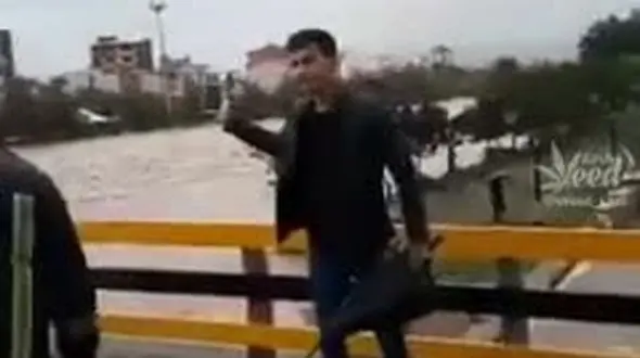  فیلم هولناک از سیل و بی توجهی مردم به فرمان‌های گروه امدادی + تصویر
