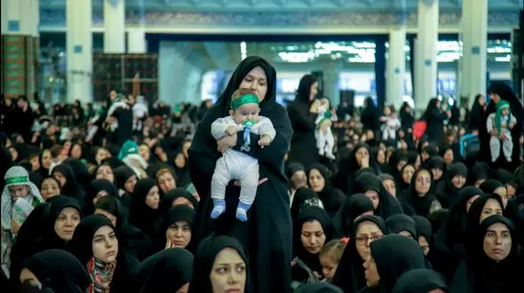 ببینید / زیباترین عزادار امام حسین (ع) در تهران + عکس