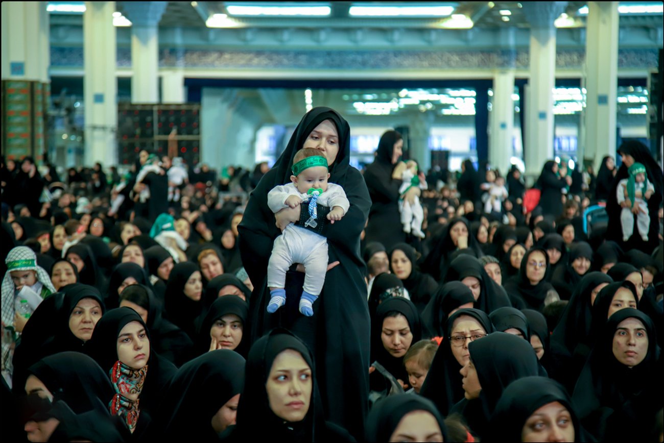 ببینید / زیباترین عزادار امام حسین (ع) در تهران + عکس