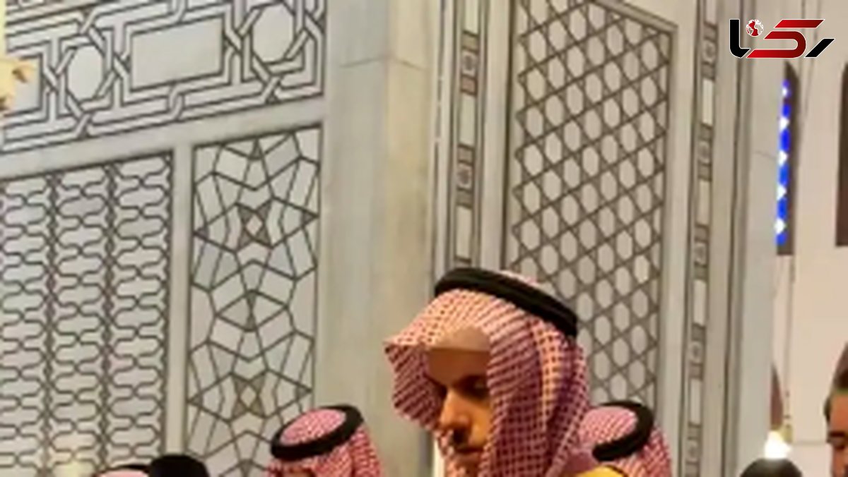  نماز خواندن وزیر خارجه عربستان در مسجد اموی دمشق خبرساز شد 
