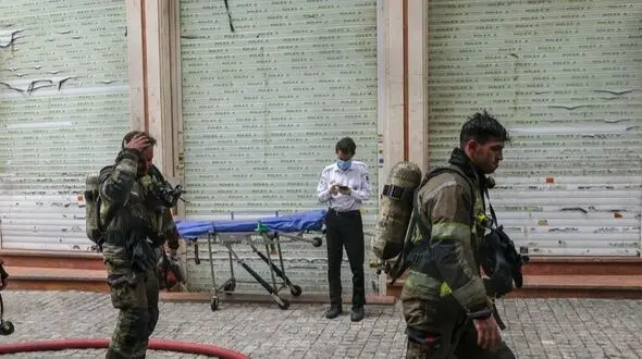نجات جان ۷ شهروند از حادثه آتش سوزی پاساژ اهواز