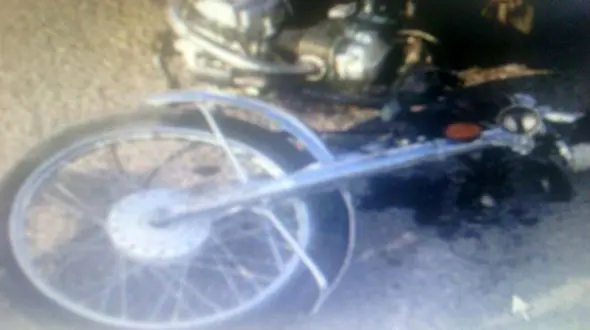 مرگ موتورسوار با انحراف ناگهانی پراید + عکس