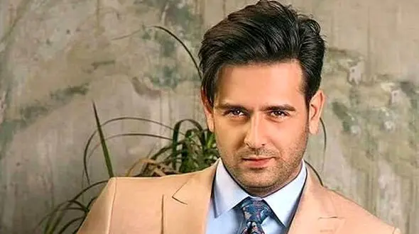  جذابیت امیر حسین آرمان همه را مات کرد | همه دختر ها برای این عکس امیر حسین آرمان ضعف کرند 