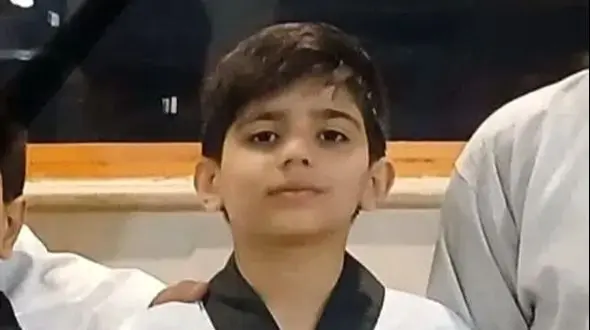 روایت پدربزرگ امیرعلی امینی از شب شهادت تکواندوکار 12 ساله به دست اسرائیل / تشکش را زیر آوار شناختم...