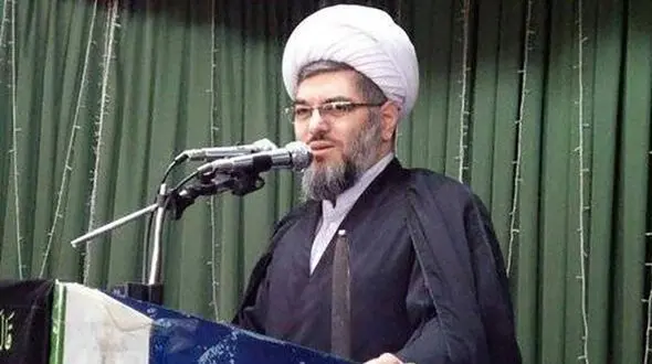 استعفای جنجالی امام جمعه نظرآباد در نماز عید فطر + عکس