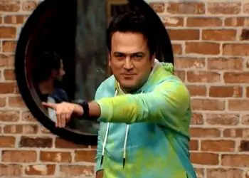 فیلم/ شیر دوشیدن تاریخی حامد آهنگی/ فقط اونجا که میگه شیر تازه گاو را از ما بخواهید