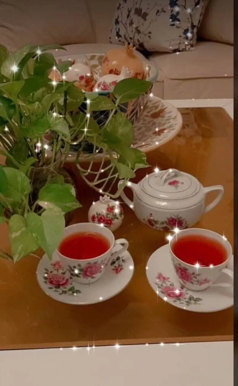 قوری و چای درخشان
