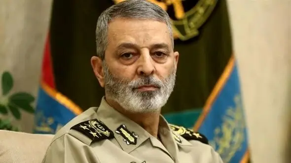 عکس سفر در زمان /  «عکس یادگاری سرلشکر موسوی در کنار سرلشکر سلامی»