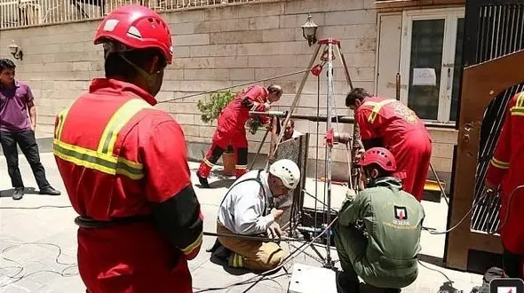 سقوط مرد جوان به چاه 60 متری در سعادت آباد + عکس 