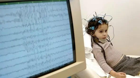 داروهای تولید داخل بیماران صرع حداقل بسته ای 300 هزار تومان است/سازمان های مالیاتی از تشکل های مردم نهاد مالیات دریافت می کنند