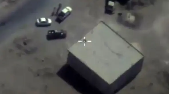 فیلم لحظه هدف گیری و انهدام خودرو داعشی توسط جنگنده‌های روسی