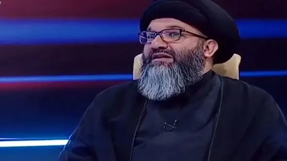 بوسیدن دست فریبا توسط یک روحانی در پخش زنده تلویزیون +فیلم