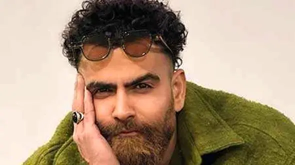 استایل‌های عجیب و متفاوت معین زد؛ از آوانگارد تا کلاسیک + عکس