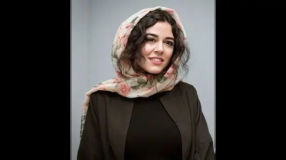 نگاه متعجب ماهور الوند و سگ باوفایش