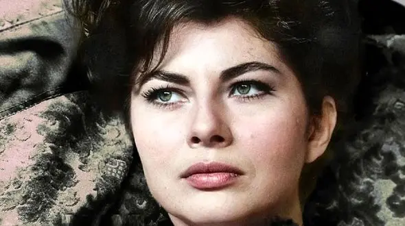 تصویر کودکی «ثریا اسفندیاری» در کنار مادر آلمانی‌اش