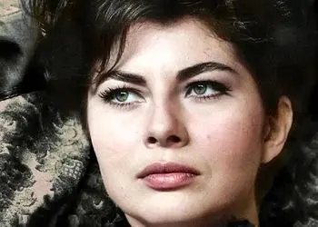 تصویر کودکی «ثریا اسفندیاری» در کنار مادر آلمانی‌اش