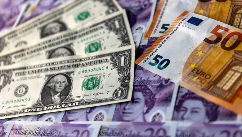 قیمت دلار آزاد و بانک مرکزی نزدیک به هم شد / قیمت دیگر ارزها امروز پنجشنبه 11 دی 1404