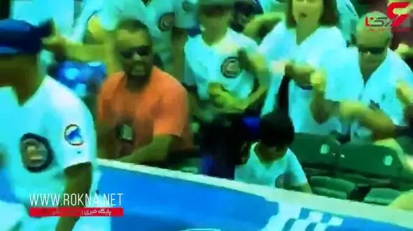 هدیه بازیکن بیس بال به پسربچه تماشاچی نرسید+ فیلم