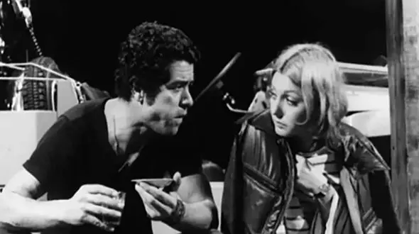 بازی گوگوش و بهروز وثوقی در فیلم جدید شان «شعر سفر» به جای همسفر  ! + قیمت و برند لباس و کیف گوگوش در اکران فیلم !