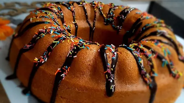 فیلم طرز تهیه کیک وانیلی نرم و خوشمزه