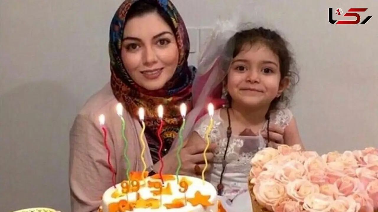 عکس ها / نگاهی غم‌انگیزچیدمان لوکس حانه زنده‌یاد آزاده نامداری  / از مبلمان خوشرنگ و آینه شمعدان تا گلدان هایی در قفسه کتابخانه ...و ویویی چشم نواز ...