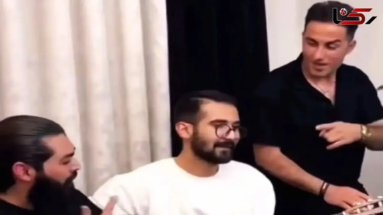 فیلم آواز احساسی سه تا پسر دونه دونه آهنگای خواننده های اونور آبی رو خوندن از خودشون بهتر !
