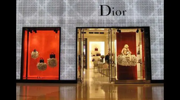 سوغات اصفهان  در ویترین کریستین دیور+عکس 