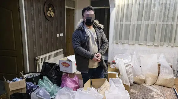 انهدام باند بزرگ خانوادگی تولید زیرزمینی داروهای تقلبی در تهران + عکس