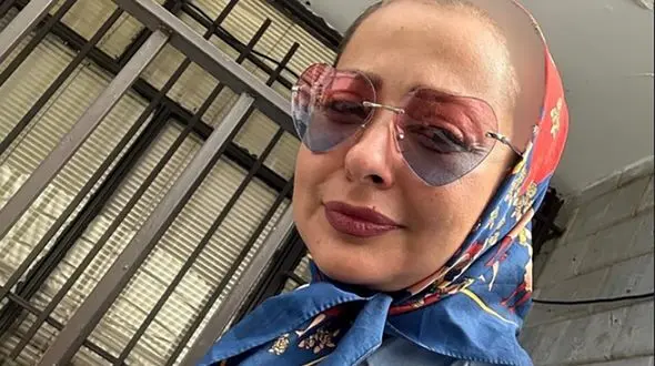 نگاهی به حیاط خونه لوکس نفیسه روشن با منظره رو به دریا و یک عالمه ساز هیجان انگیز/ ماشالله کوه استعداده