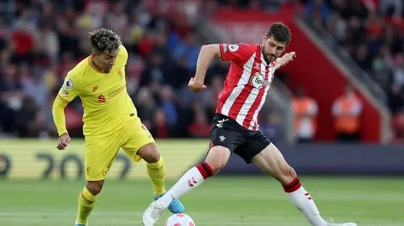 لیورپول به سختی برد و چشم انتظار به لغزش منچسترسیتی