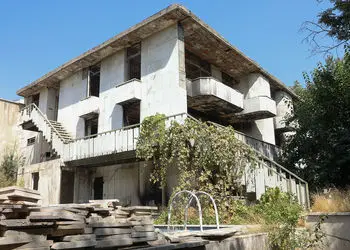 فیلم / اینجا خانه اجنه در دربند تهران است /  اتاق به اتاق خانه وحشت از زاویه دوربین رکنا