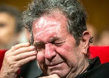 (عکس) خوش آمد گویی خسرو شکیبایی و کیومرث پوراحمد به داریوش مهرجویی در سرای باقی / روحتون شاد ...+ عکس