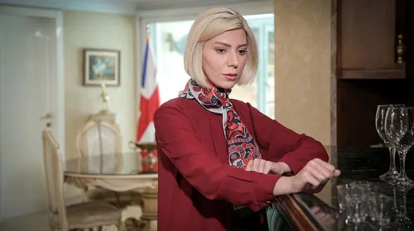 زیبایی هوش پران شارلوت سریال گاندو خارج از سریال +عکس ها و بیوگرافیبیاینا محمودی