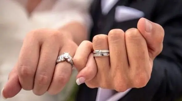 ازدواج پسر  25 ساله تهرانی با زن ثروتمند 85 ساله / فیلمی که آن ها را رسوا کرد!