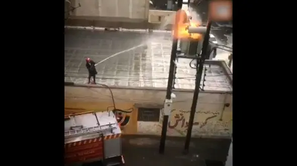 اقدام عجیب مامور آتش نشانی اهواز انفجار ترانس را رقم زد + فیلم