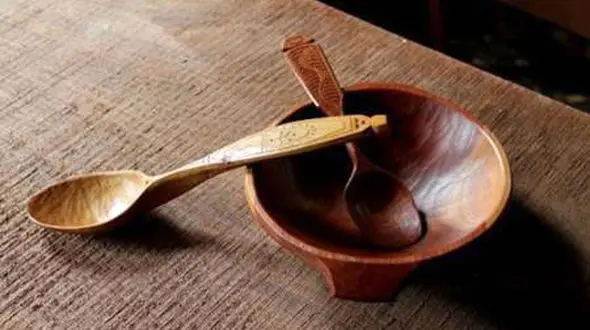 براق کردن ظروف چوبی با این راهکارهای طلایی