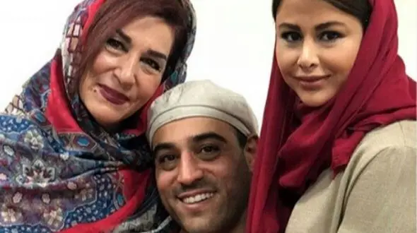 فیلم /  عروس داریوش ارجمند: مادرشوهرم سفره عقدم را انتخاب کرد  مادرم جهیزیه‌ام را ! برام مهم نبود مراسم کجاست و چه لباسی قراره بپوشم!