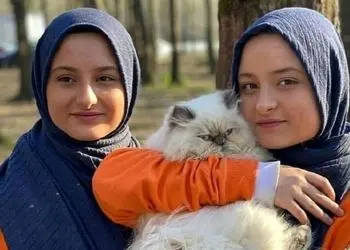 فیلم / محسن تنابنده، سارا و نیکا فرقانی را با خاک یکسان کرد /  توانایی‌های بازیگریشان صفر است و نمی شود ...