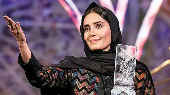 دوچرخه سواری الناز شاکردوست با لباس اسپرت + عکس