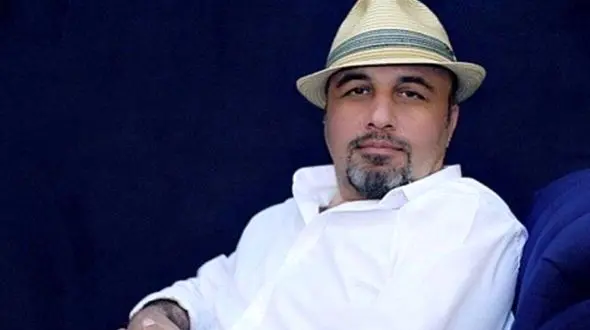 عکس گیتی معینی در آغوش رضا عطاران / صمیمیت عجیب آقا و خانم بازیگر