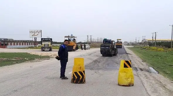 انجام عملیات روکش آسفالت در جاده زاغمرز به نکا